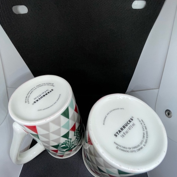 Christmas Starbucks 2017 expired print. Set of two Starbucks 16oz mugs. - Picture 2 of 7